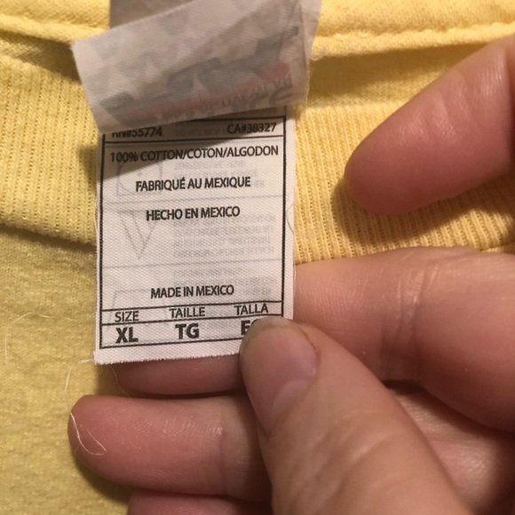 ❤️Vintage Gone with the Wind Tee- 744 *tee deal $30 or $25 w/offer - Picture 4 of 4